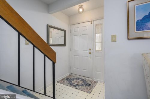 162 Sandhurst Dr, Mount Laurel, NJ 08054-6274