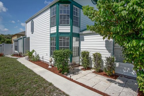 5952 Snowdrop Way, West Palm Beach, FL 33415-4511