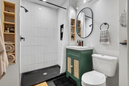 419 Carson St, Pittsburgh PA  15203-1019 exterior