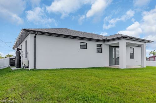 301 15th Ter, Cape Coral FL  33909-1239 exterior