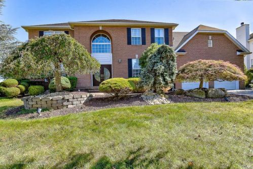 25 Pueblo Ct, Morganville, NJ 07751-2007