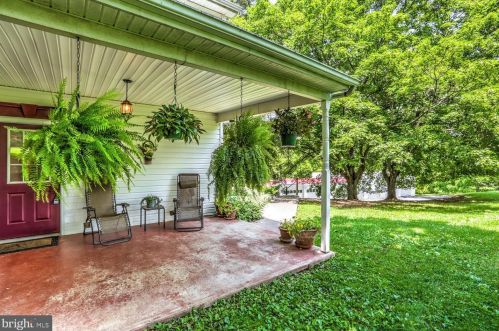 210 Hoernerstown Rd, Hummelstown PA  17036-9503 exterior