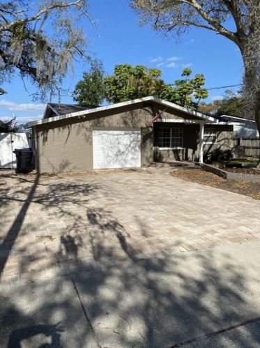5451 Bayou Grande Blvd, Saint Petersburg, FL 33703-1811