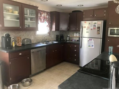 22 Richmond Rd, Putnam, CT 06260-1840