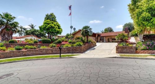 304 Anns Way, Vista, CA 92083-5624