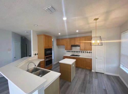 102 Bay Meadows Dr, Irving TX  75063-7212 exterior