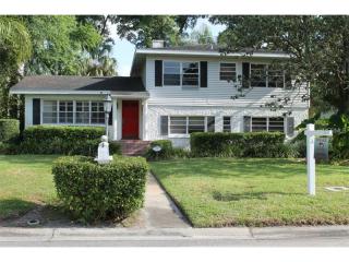 1528 Del Crest Pl, Lakeland, FL 33803-3317