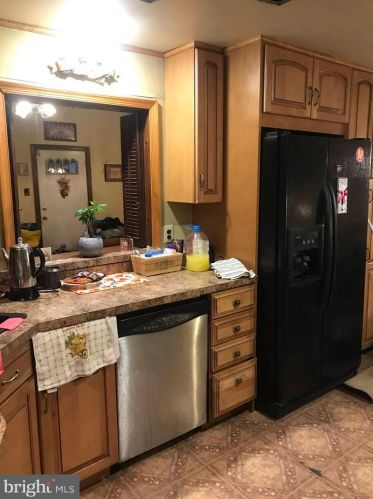 5022 River Rd, Camden NJ  08110-2843 exterior