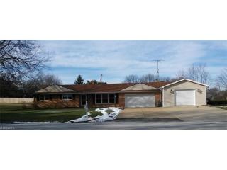 2225 Crosshaven Rd, Canton, OH 44708-2052