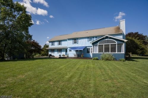 25 Martingale Dr, Wantage NJ  07461-2857 exterior