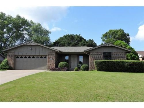 4716 Melody Ln, Bartlesville, OK 74006-2724