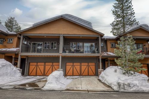 10183 Palisades Dr, Truckee, CA 96161-1979