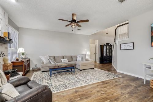 225 Waterford Oaks Dr, Cedar Hill TX 75104-2324 exterior