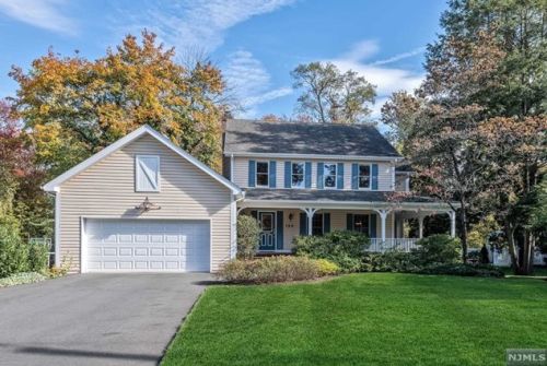 124 Lakewood Ave, Ho Ho Kus, NJ 07423-1142