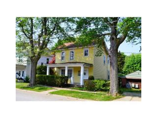 117 Clay St, Zelienople, PA 16063-1124