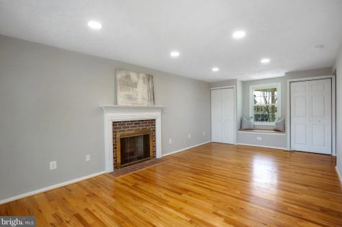 10624 Cavalcade St, Great Falls VA  22066-2427 exterior