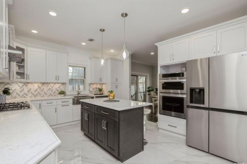 57 Bobwhite Ln, Hicksville NY  11801-4520 exterior