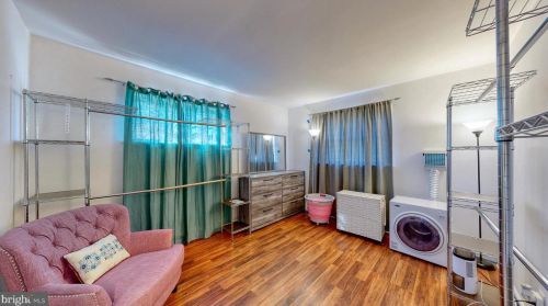 301 Sheridan Dr, New Castle DE  19720-2144 exterior