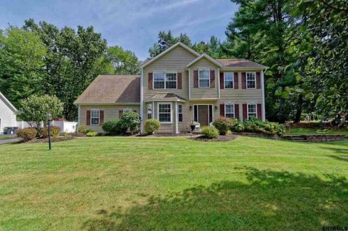 14 Fenimore Pl, Fortsville, NY 12831-1477