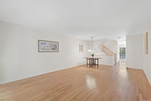 52 Deer Tree Ln, Briarcliff NY  10510-1751 exterior