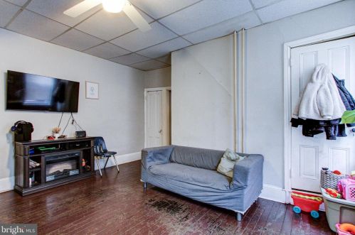 558 Stanbridge St, Norristown PA  19401-5312 exterior