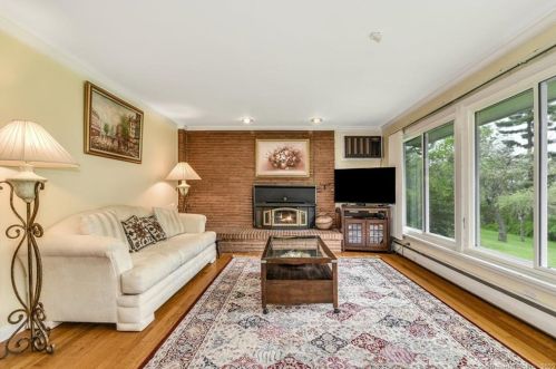 69 Bagburn Rd, Upper Stepney CT 06468-1407 exterior