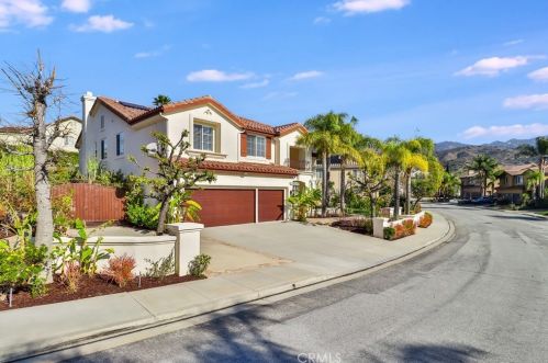5873 Mustang Dr, Simi Valley, CA 93063-6308