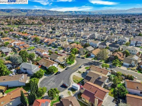 32824 Oakdale Ct, Union City CA  94587-5426 exterior