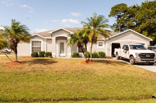 1480 Barker Ln, Fort Pierce, FL 34983-3910