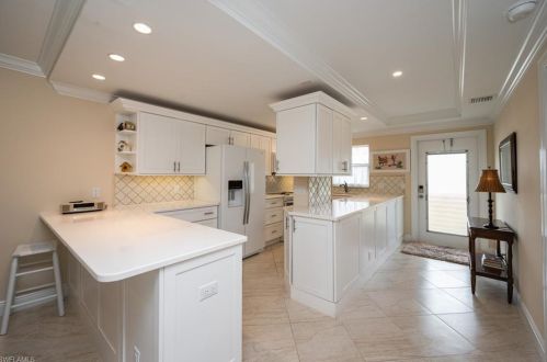 610 Broad Ave, Naples, FL 34102-7170