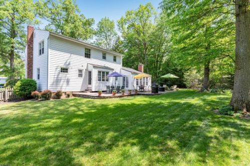 68 Balmoral Dr, Berkeley Heights NJ  07922-1355 exterior