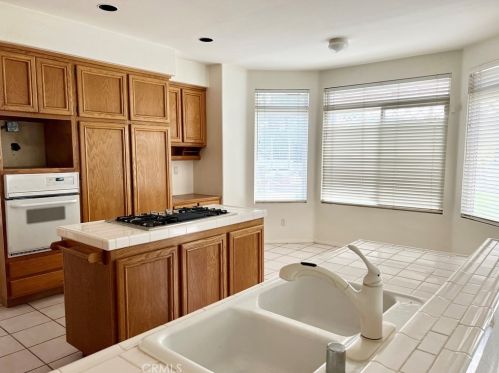 32005 Corte Eldorado, Temecula CA  92592-1033 exterior