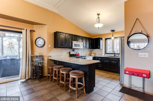 1010 County Road D, Saint Paul, MN 55126-3782
