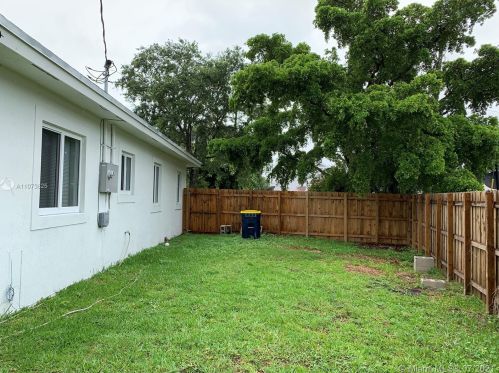 249 8th Ave, Dania Beach FL  33004-2734 exterior