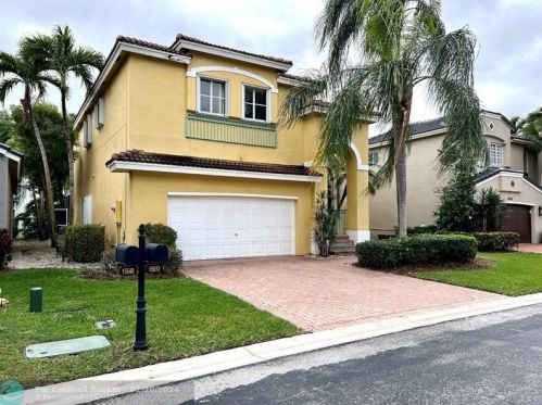 15652 16th St, Hollywood, FL 33027-2345