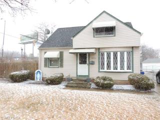 3925 151st St, Cleveland, OH 44128-1158