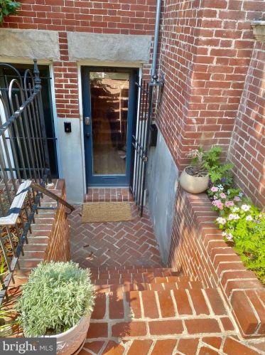1200 Capitol St, Washington, DC 20002-7503