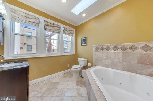 1826 18th St, Washington DC 20009-1707 exterior