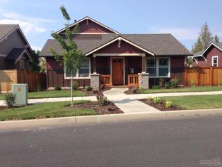 2988 Hope Dr, Bend OR  97701-7746 exterior