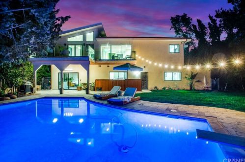 3607 Green Vista Dr, Van Nuys, CA 91436-4037