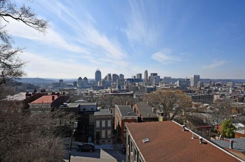 517 Boal St, Cincinnati OH  45202-6801 exterior