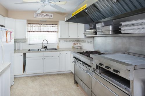 4104 Sandpine Cir, Boynton Beach FL  33436-2660 exterior