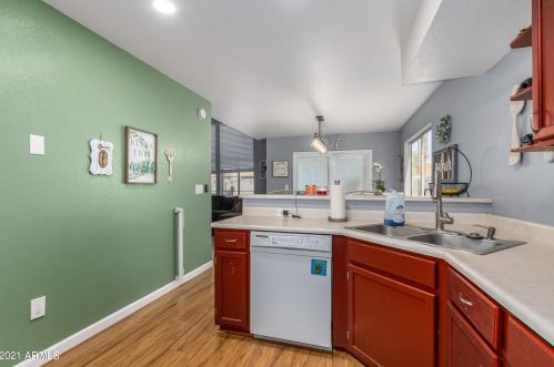 501 Sunrise Dr, Gilbert AZ  85233-6732 exterior