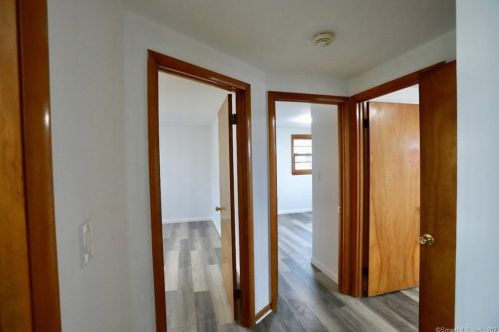 58 Robincrest Dr, Waterbury CT  06708-2406 exterior