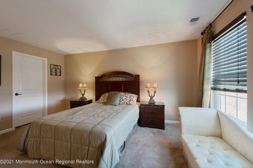 66 Kyle Dr, Tinton Falls NJ  07712-7536 exterior