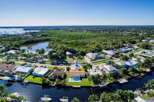 1579 Dyer Point Rd, Palm City, FL 34990-1719