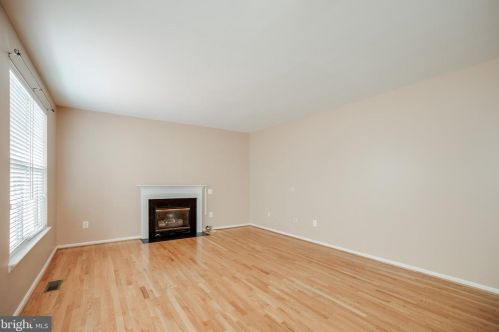 6249 Oakland Dr, Woodbridge VA  22193-7017 exterior