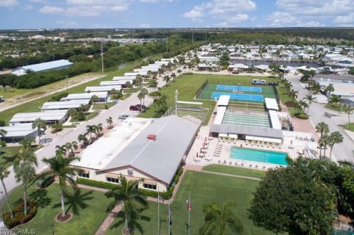 11581 Dogwood Ln, Fort Myers Beach FL  33931-7130 exterior