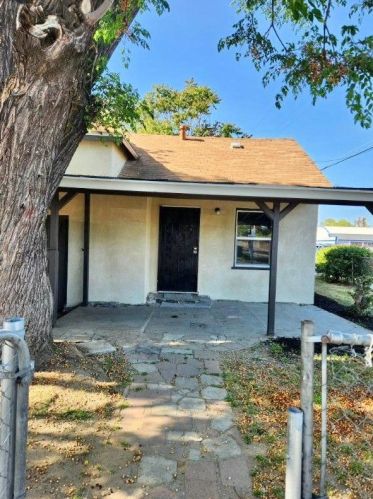 1749 Bonnie Brae Ave, Modesto, CA 95354-4209