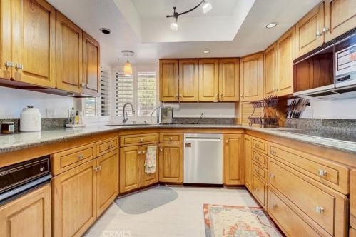 1672 Smiley Heights Dr, Redlands CA  92373-6533 exterior